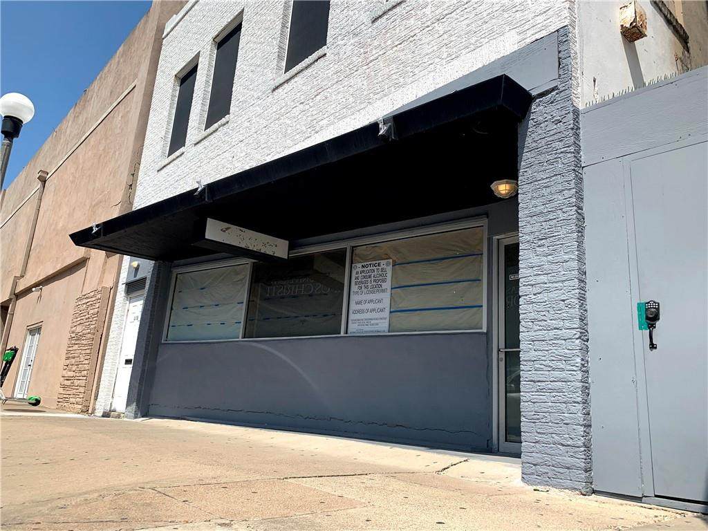 218 N Chaparral St - Photo 1