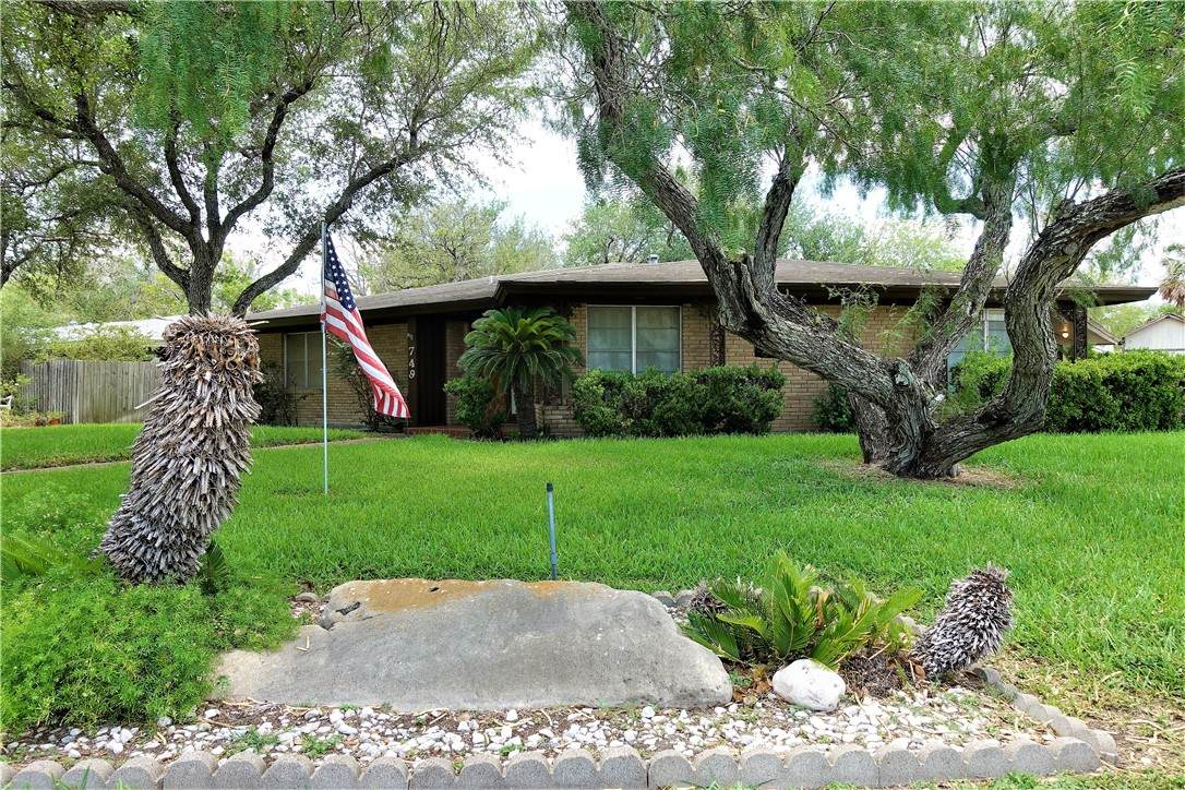 749 Reynolds Avenue - Photo 1