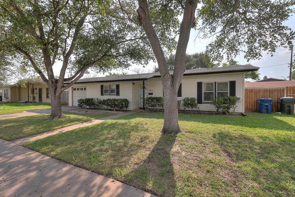 725 John Lee Street - Photo 1