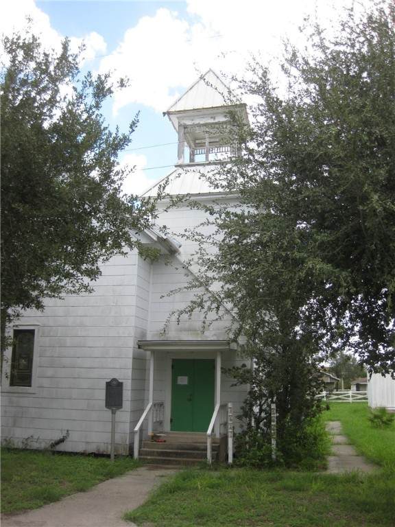 231 Cypress Avenue - Photo 1