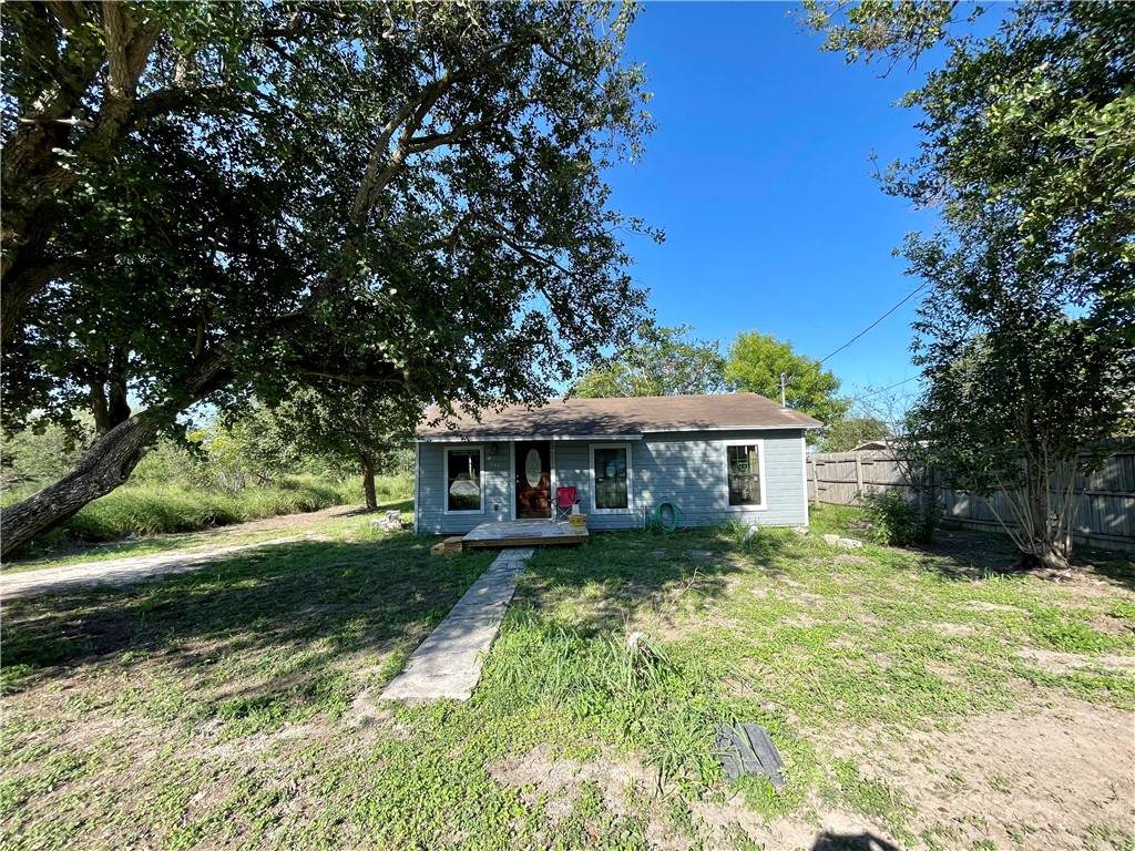 512 Perez Street - Photo 1