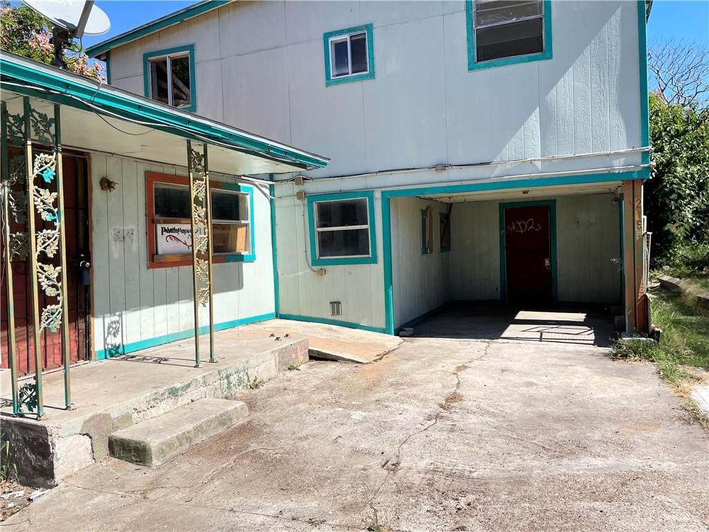 216 Luna Street - Photo 1