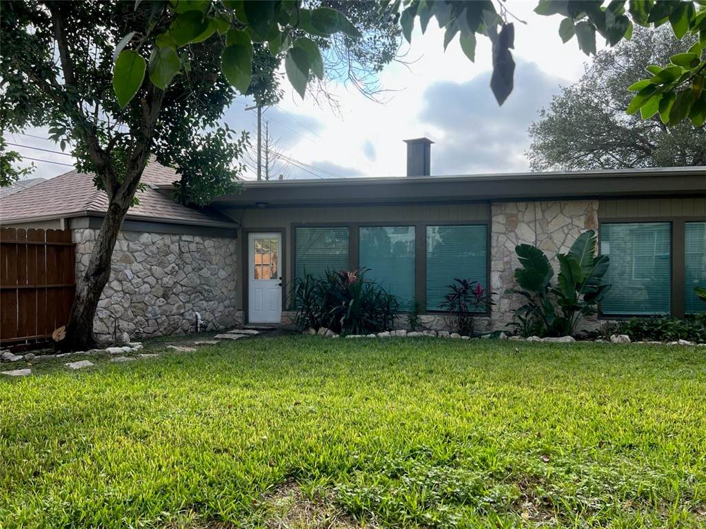 401 Cole Street - Photo 1