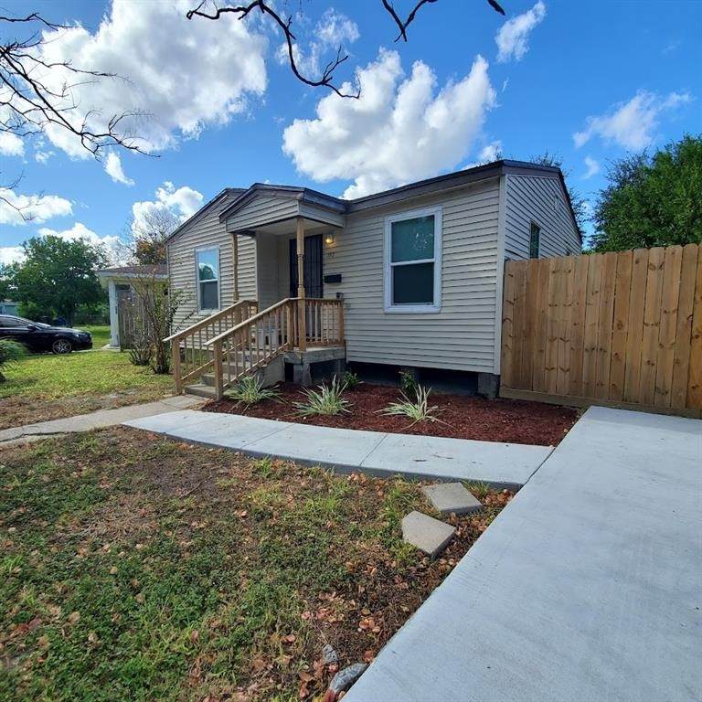 153 Pearse Drive - Photo 1