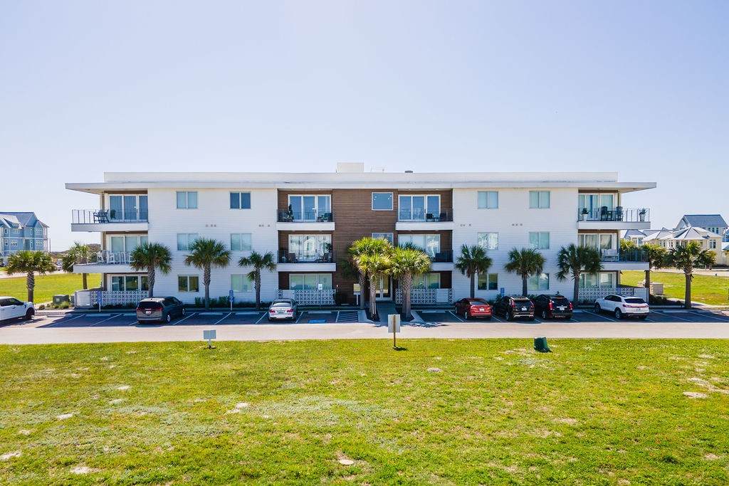 630 Center - Photo 1