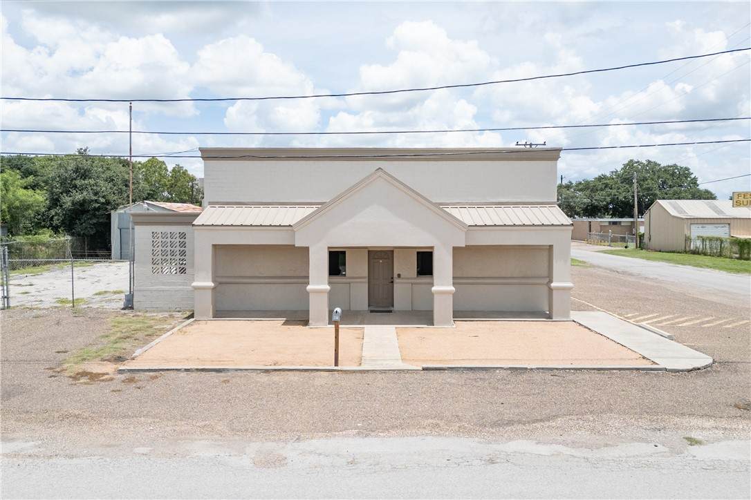 401 2nd Street - Photo 1