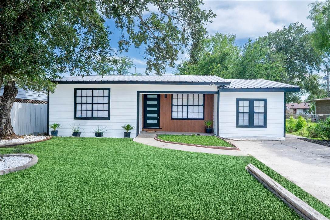 1002 Hill Avenue - Photo 1