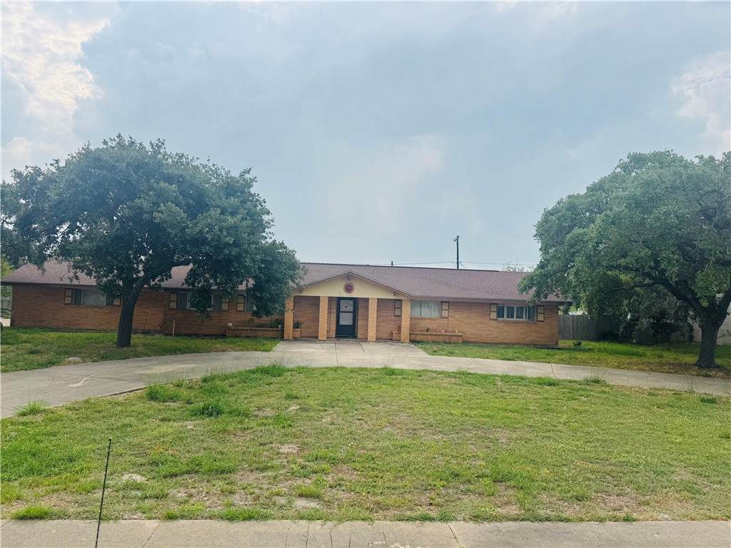 131 Lamont Street - Photo 1