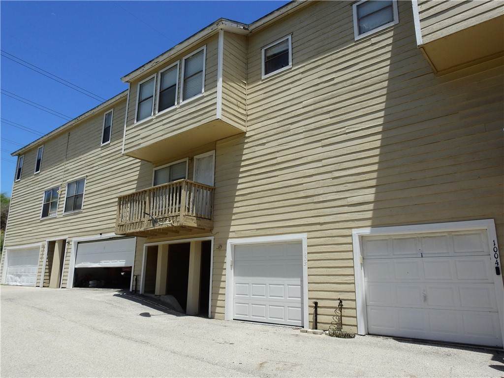 4401 River Valley Drive - Photo 1