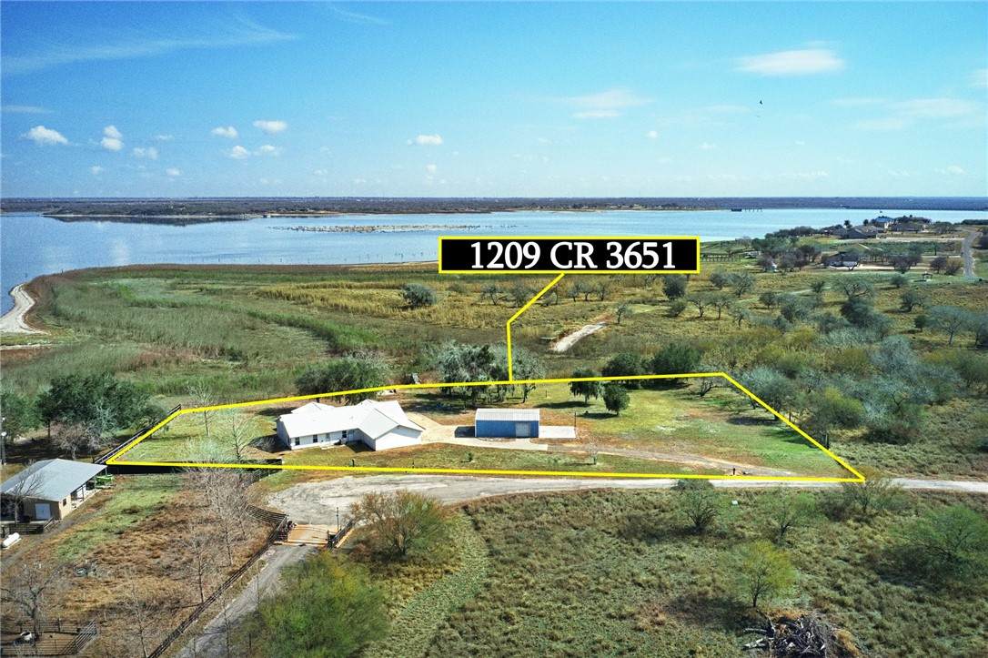 1209 County Road 3651 - Photo 1