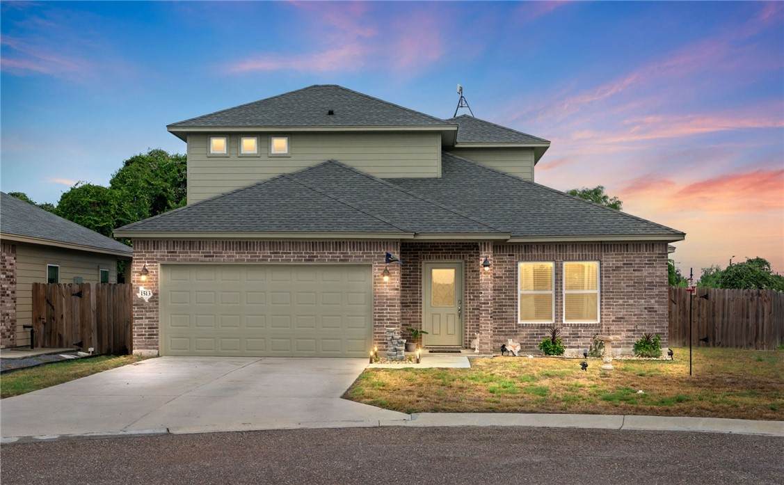 1513 Lisa Ann Drive - Photo 1