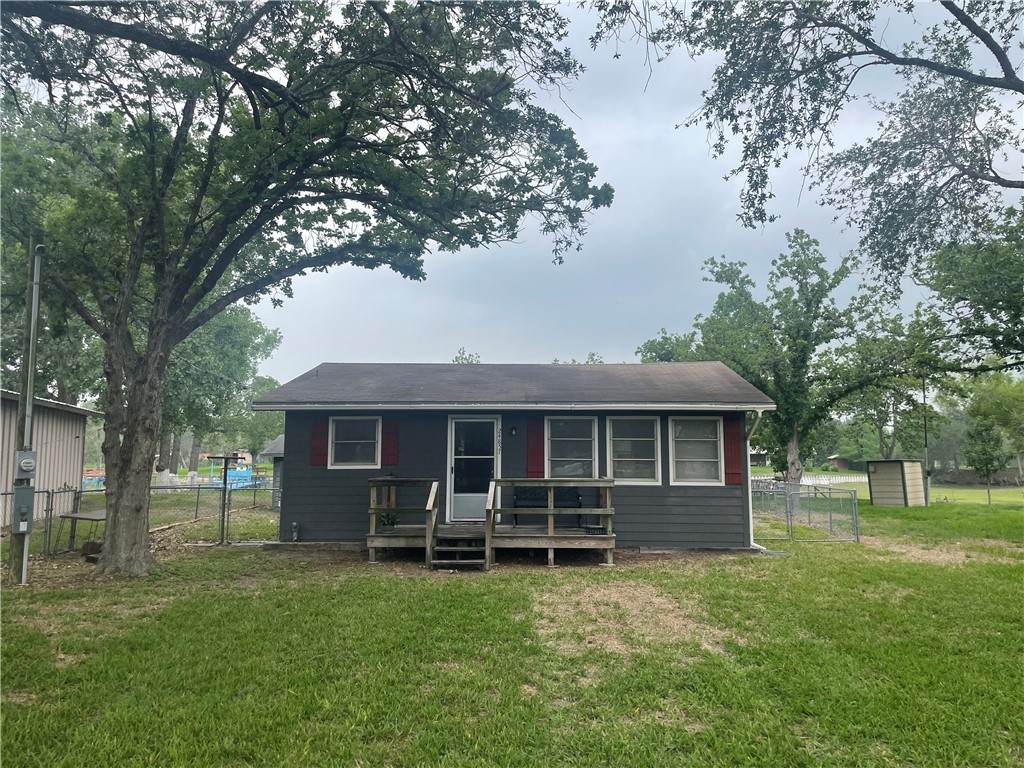 24857 Lakeview (Cr 360) - Photo 1