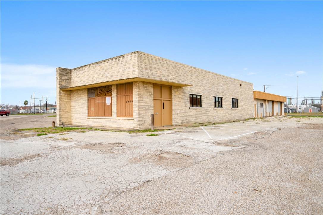 2930 Leopard Street - Photo 1