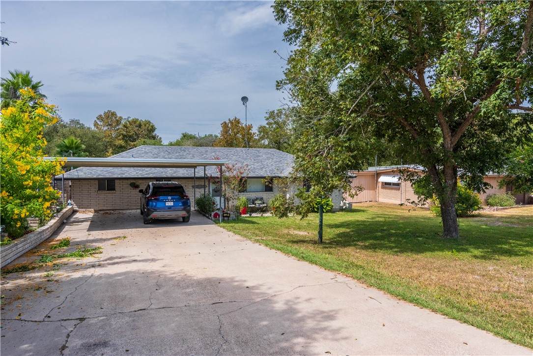 662 Vista Drive - Photo 1