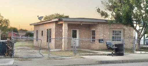 534 Adolphus St - Photo 1