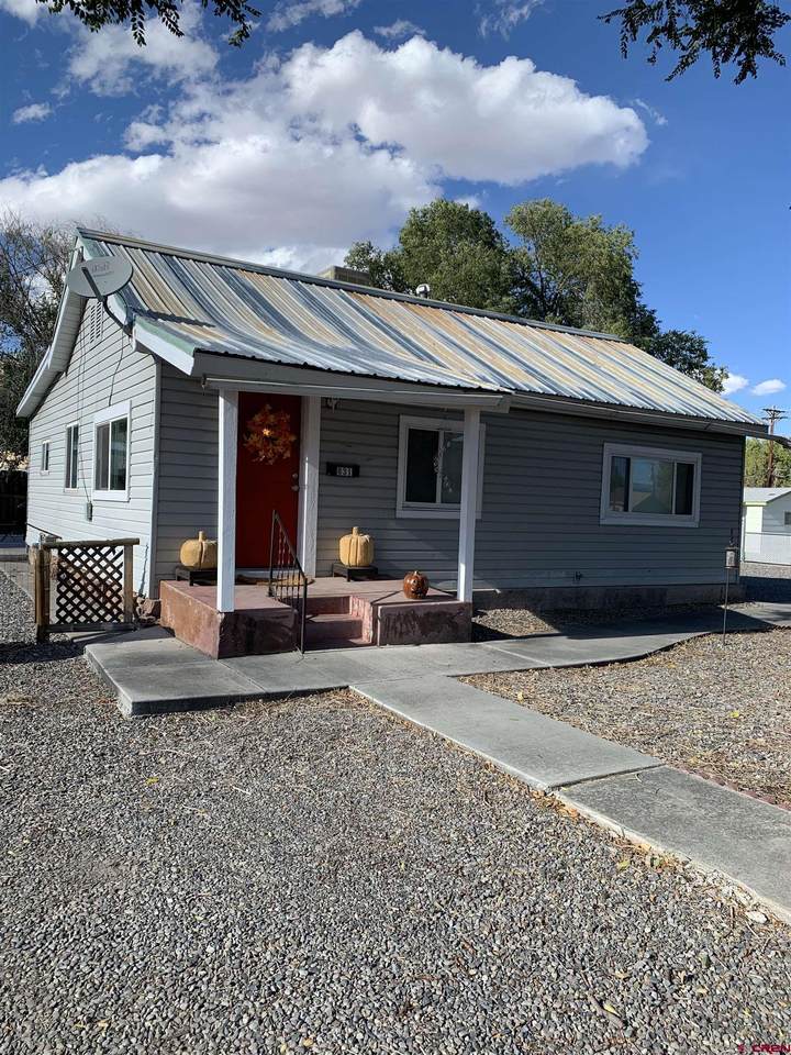 831 5th Street - Photo 1