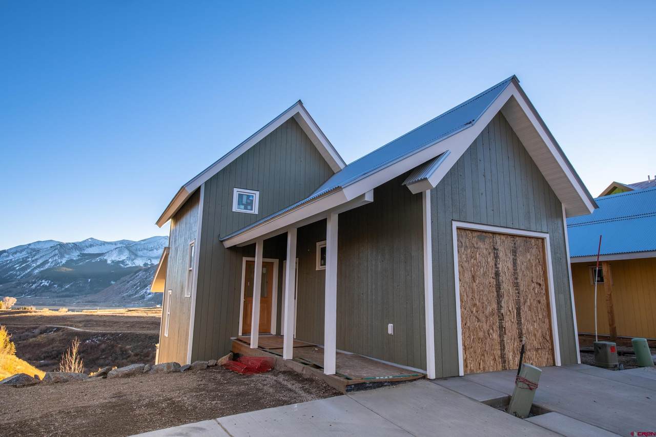 320 Horseshoe Drive - Photo 1