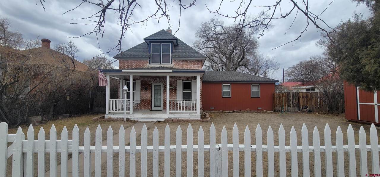 253 Davis Street - Photo 1