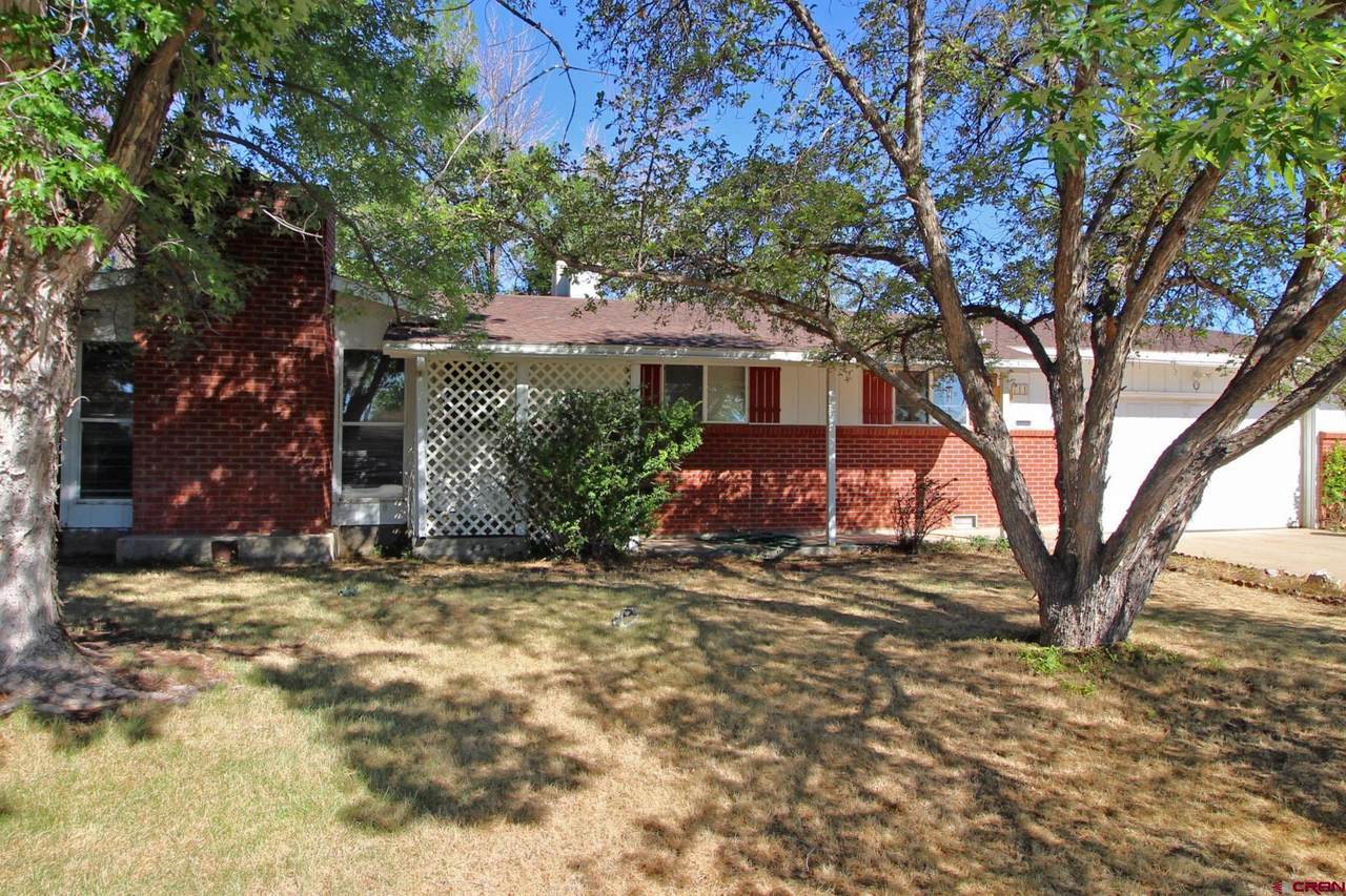 711 Memorial Dr - Photo 1