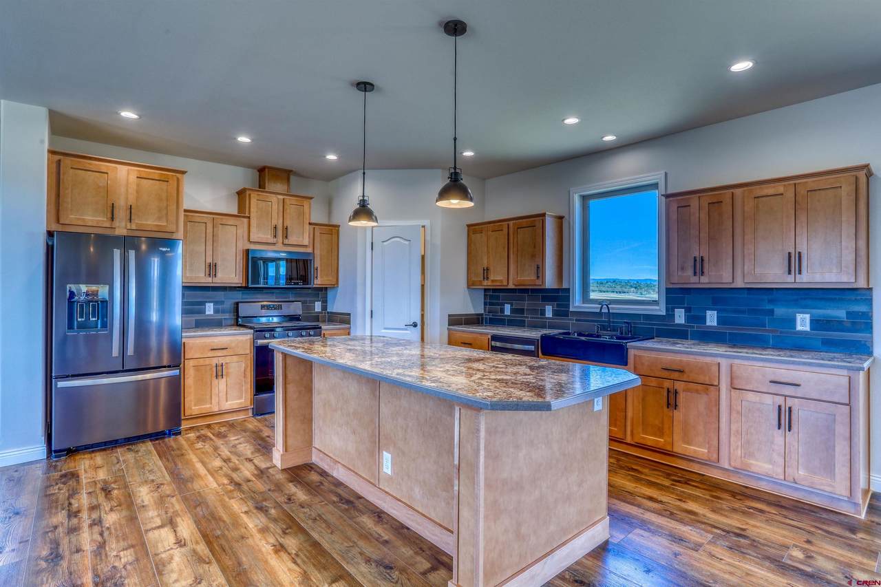 135 Chesterfield Place - Photo 1