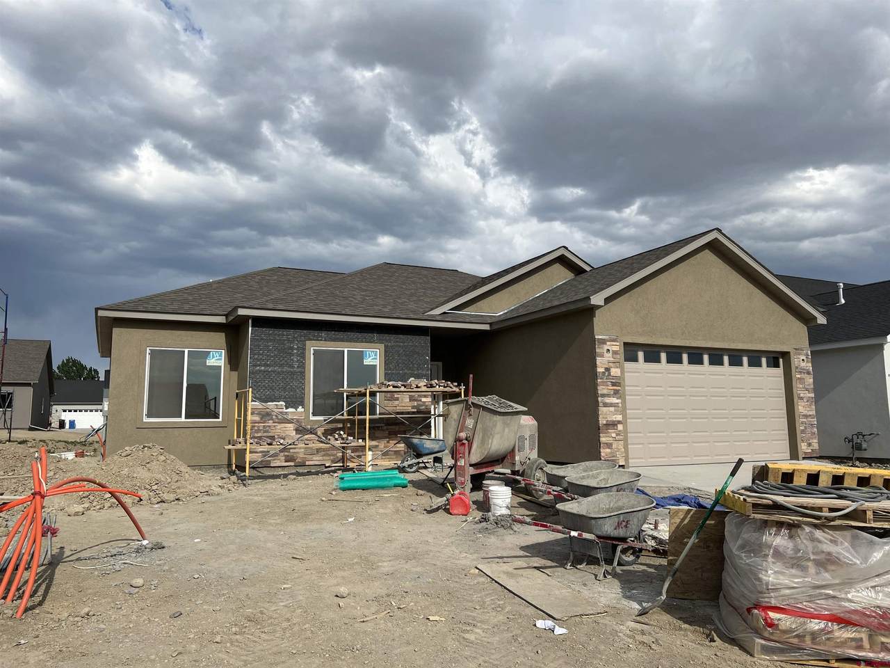 1426 Blue Creek Avenue - Photo 1