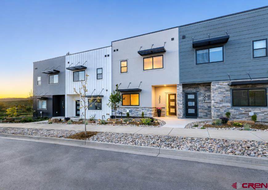 205 Treeline Street - Photo 1