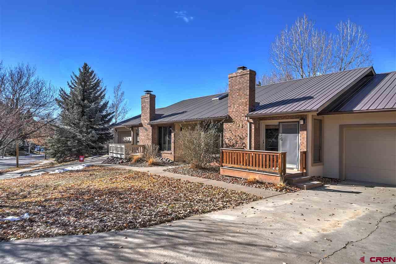 319 Hillcrest Drive - Photo 1