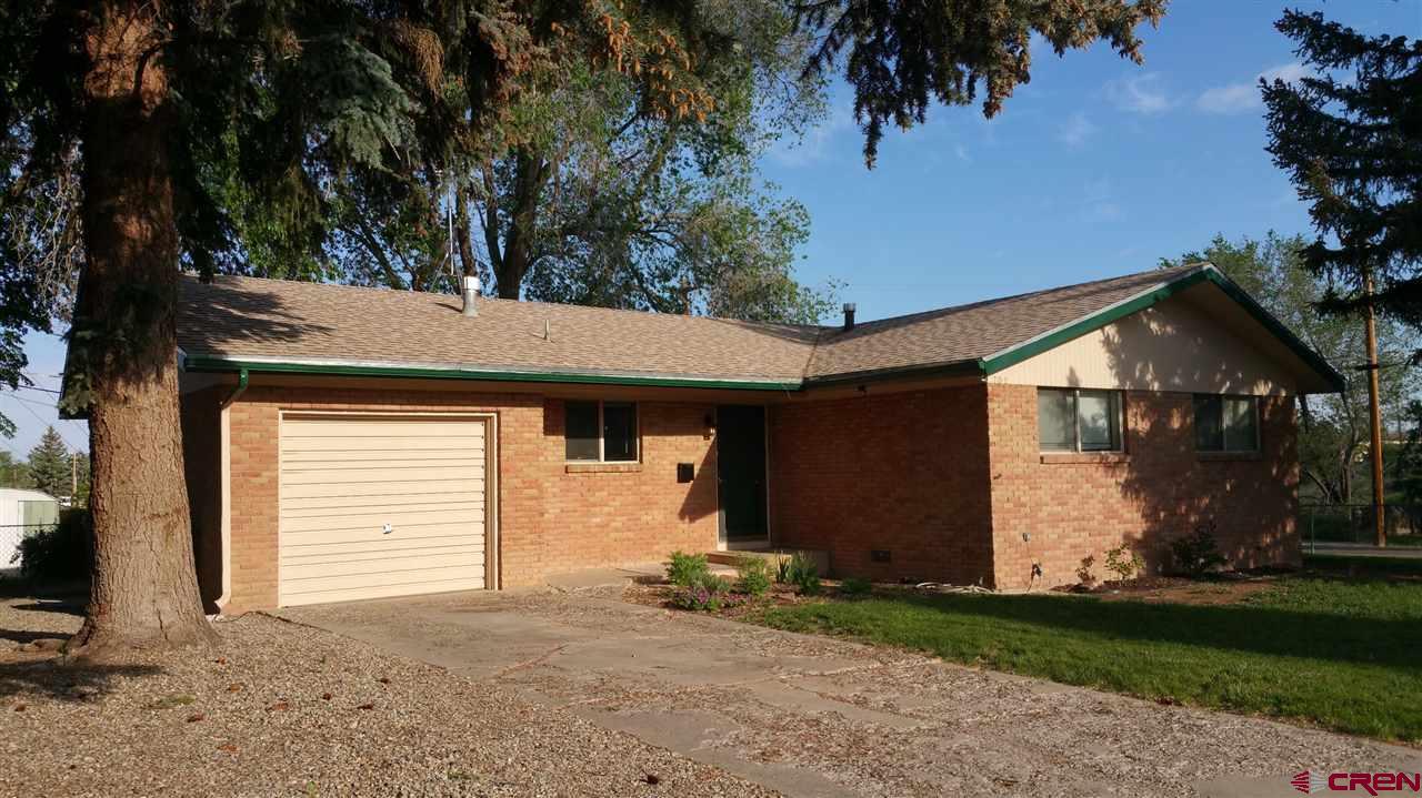 701 Cedar - Photo 1