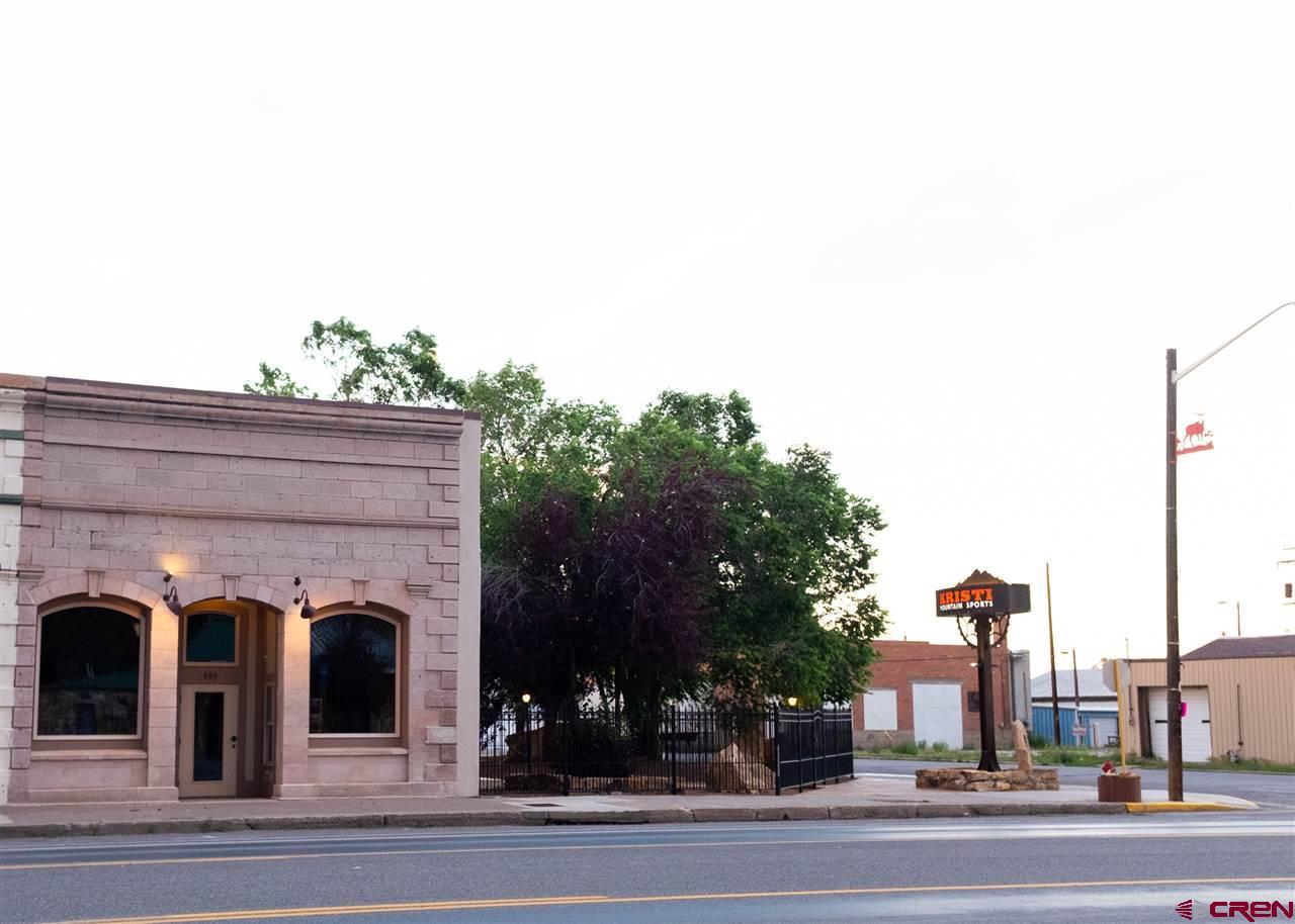 680 Grand - Photo 1