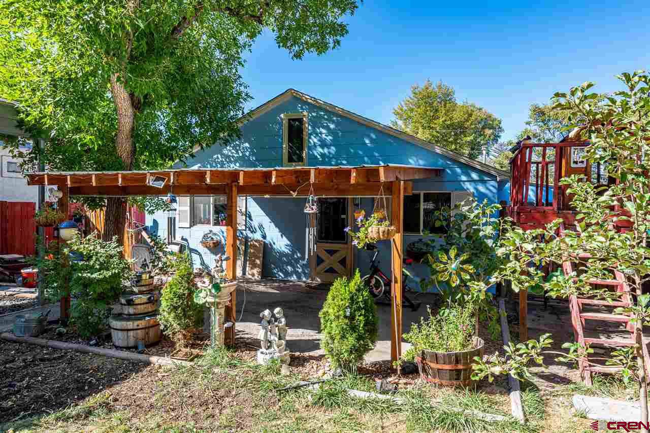 613 Bluff Street - Photo 1