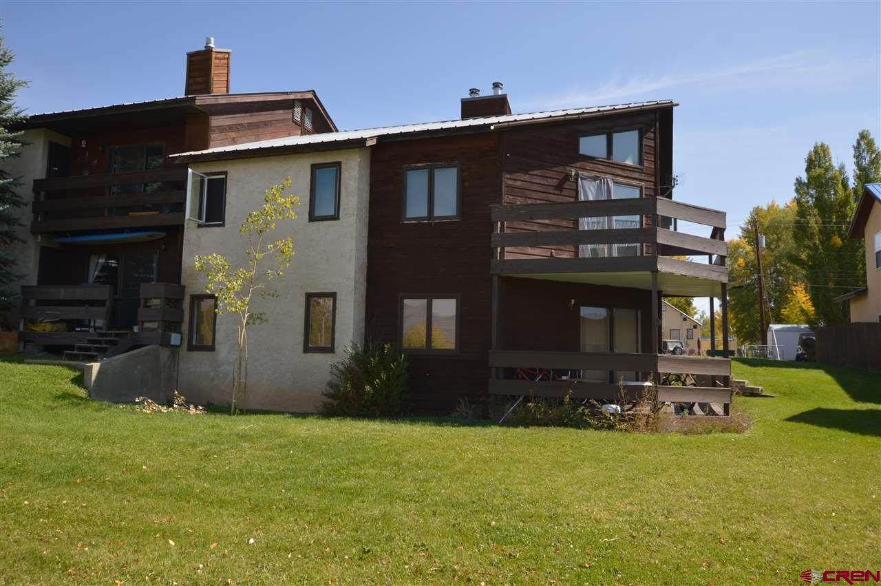 432 11 Street - Photo 1