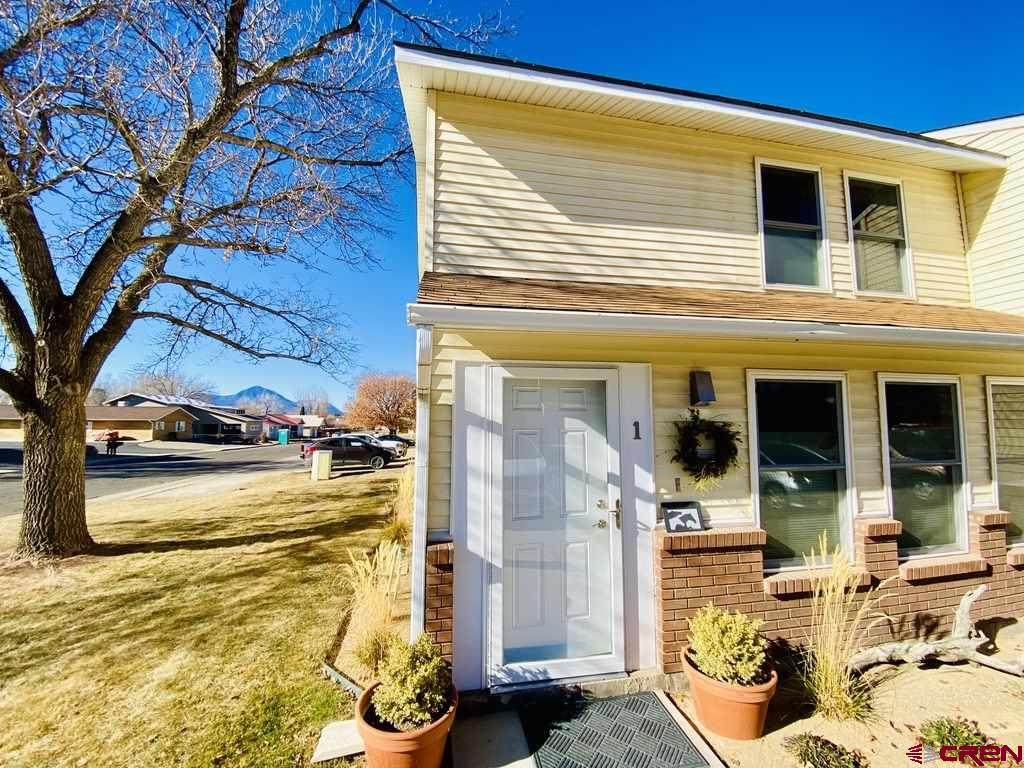 410 6th Street - Photo 1