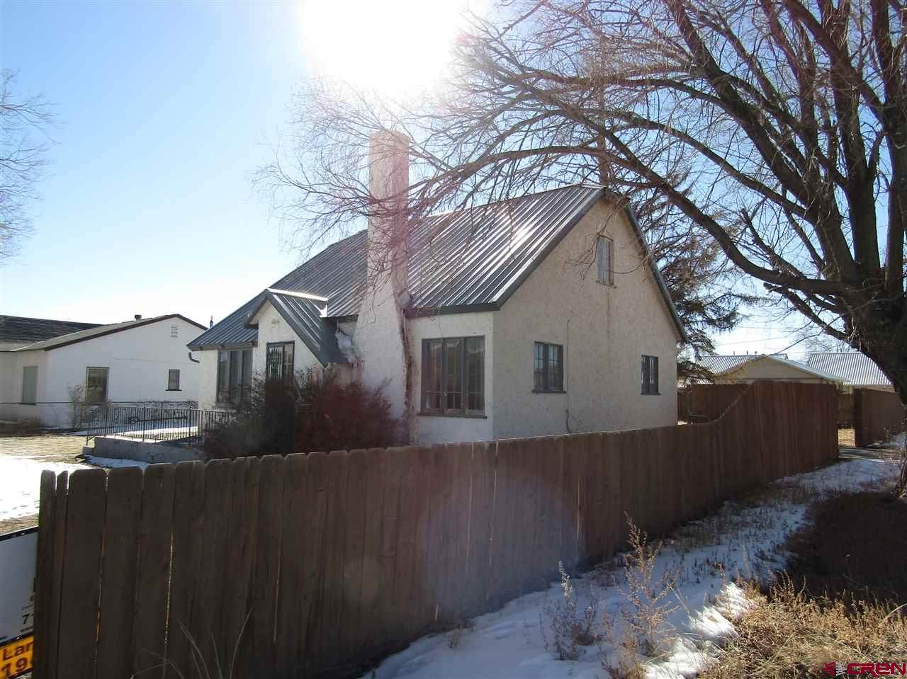 411 Sylvester Avenue - Photo 1