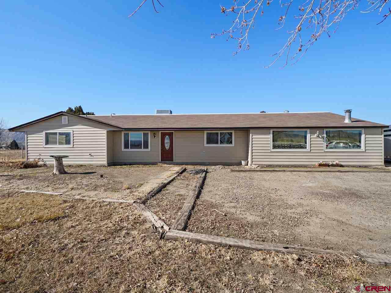 895 21 Road - Photo 1