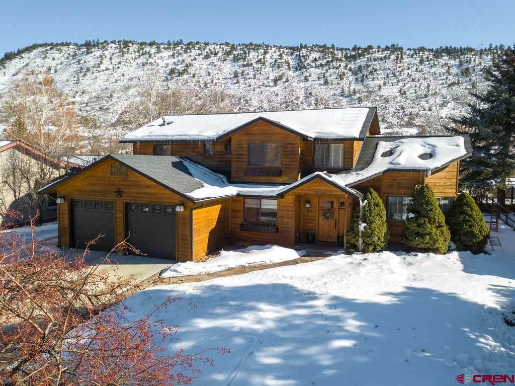 404 Hillcrest Drive - Photo 1