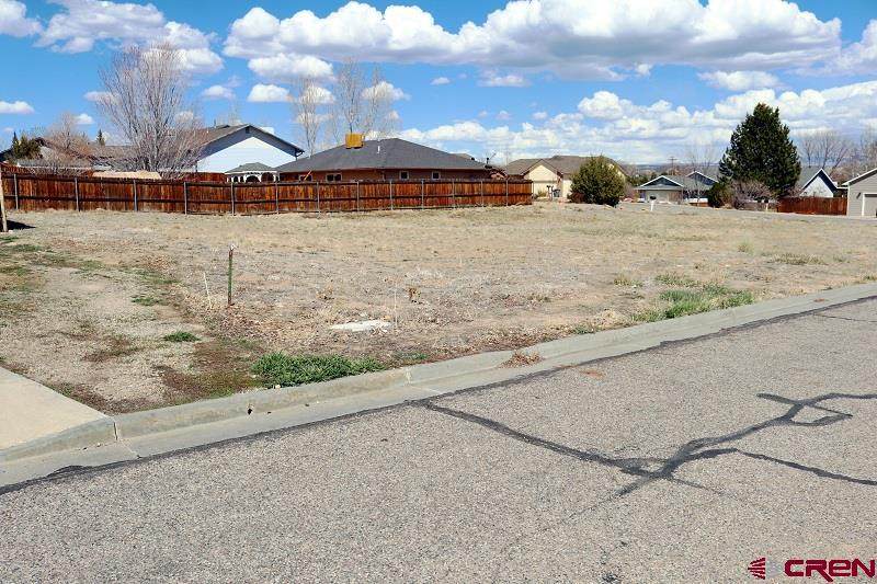 1603 Tucker Ct - Photo 1