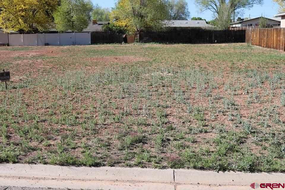 518 Juniper Place - Photo 1