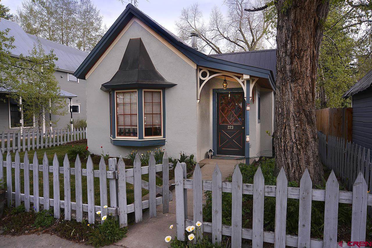 223 Sopris Avenue - Photo 1