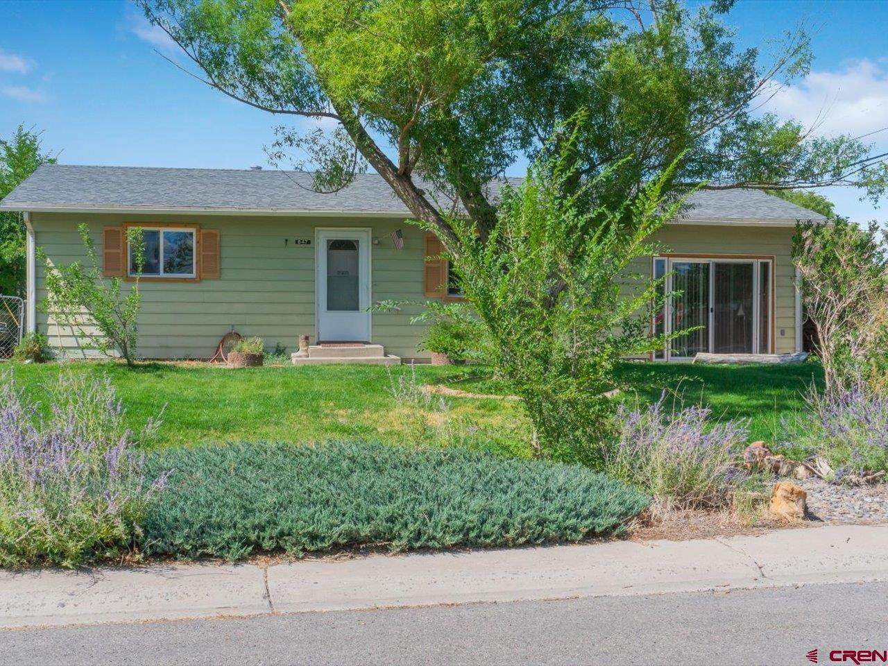 847 10th Street - Photo 1