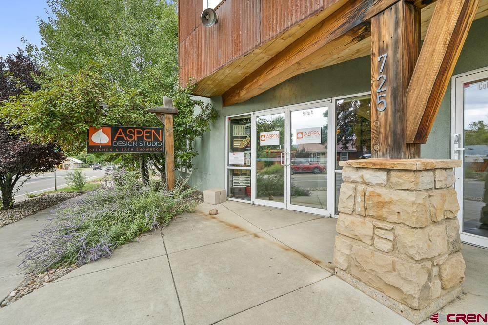 725 College Drive - Photo 1