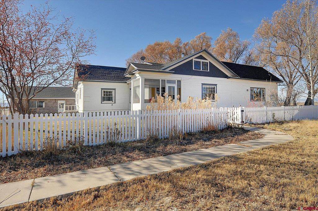 10041 River Road - Photo 1