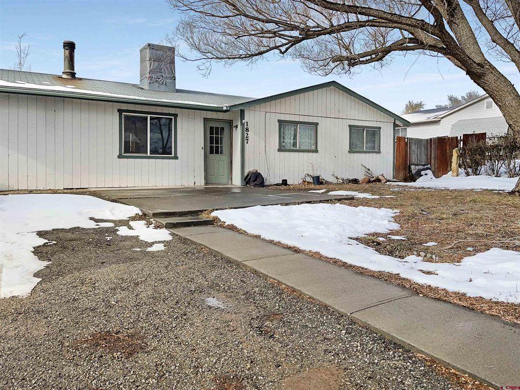 1827 Center St - Photo 1