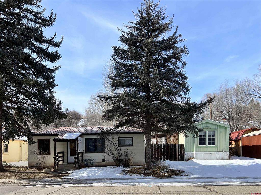 875 Browning Avenue - Photo 1