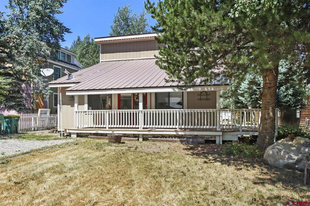 721 Whiterock Avenue - Photo 1