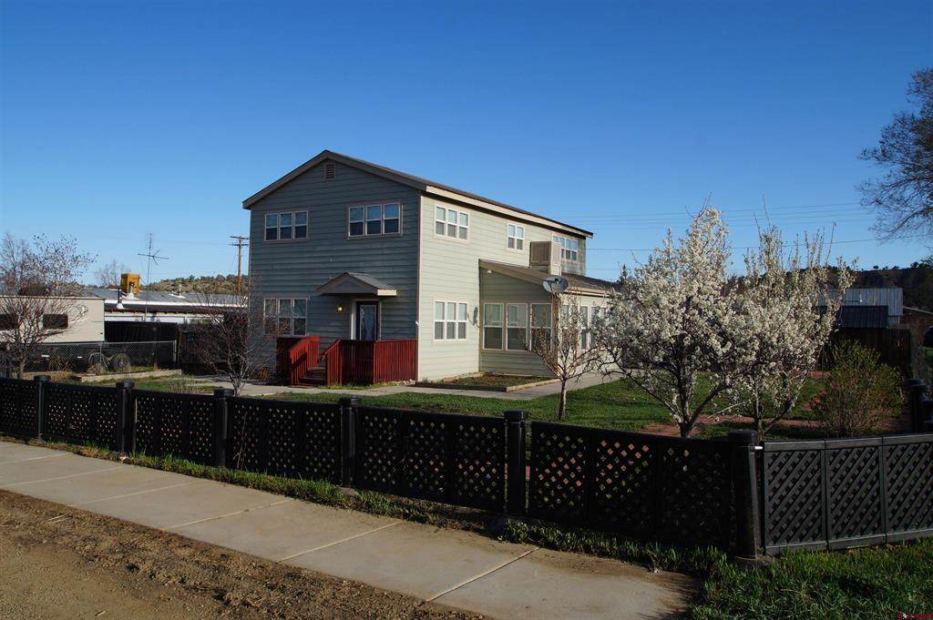 864 Riverside Avenue - Photo 1
