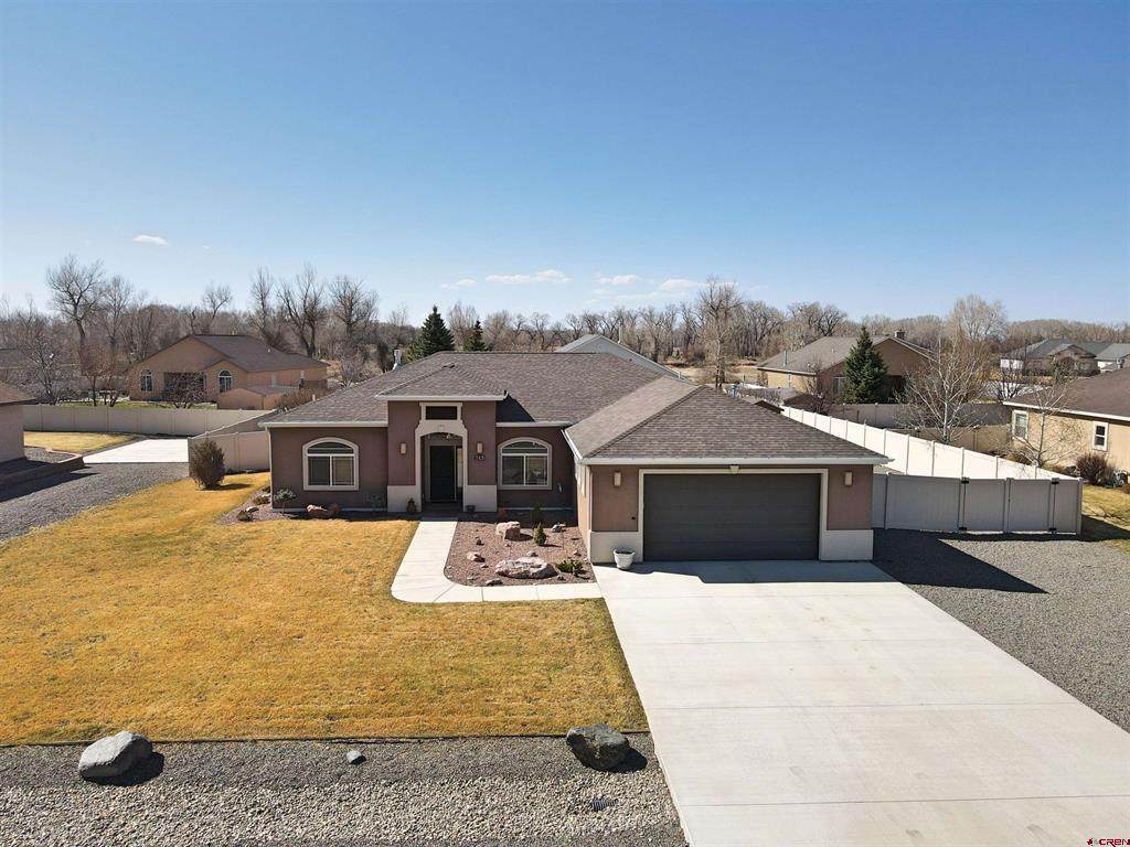 713 Cottonwood Circle - Photo 1