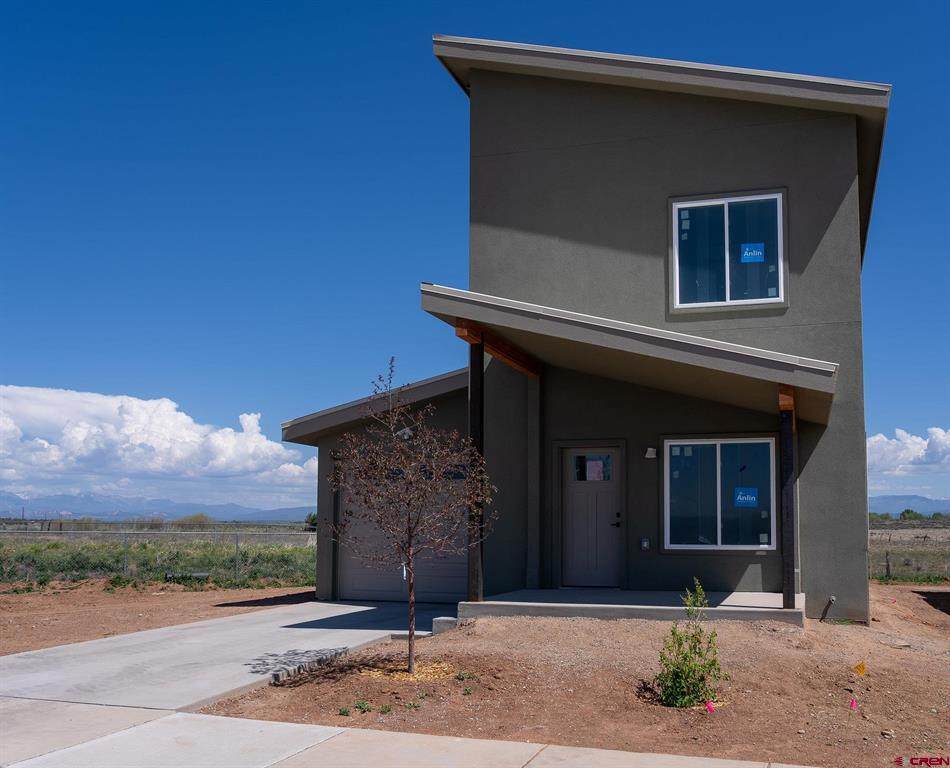 220 Manzano Circle - Photo 1