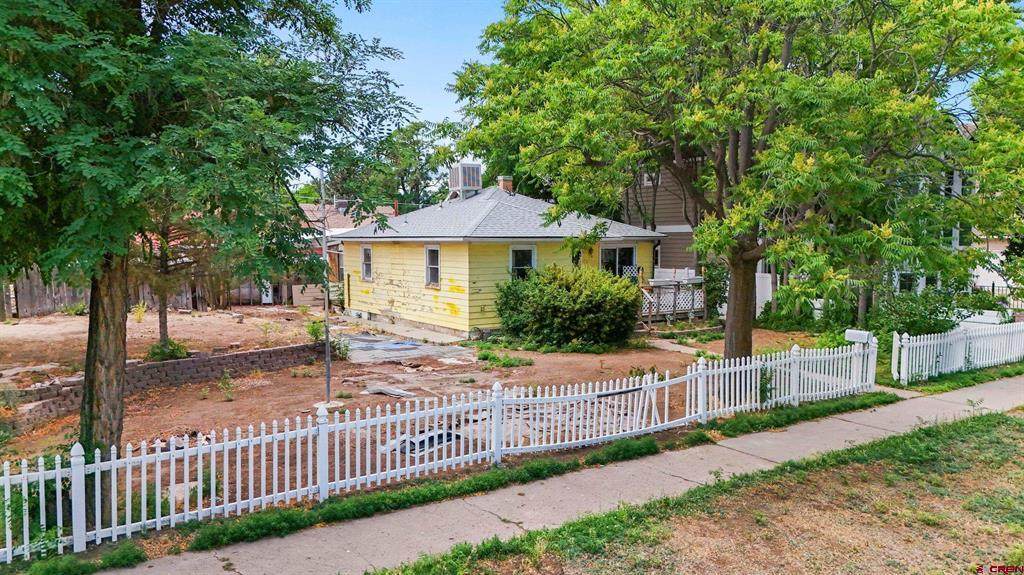 735 Teller Avenue - Photo 1