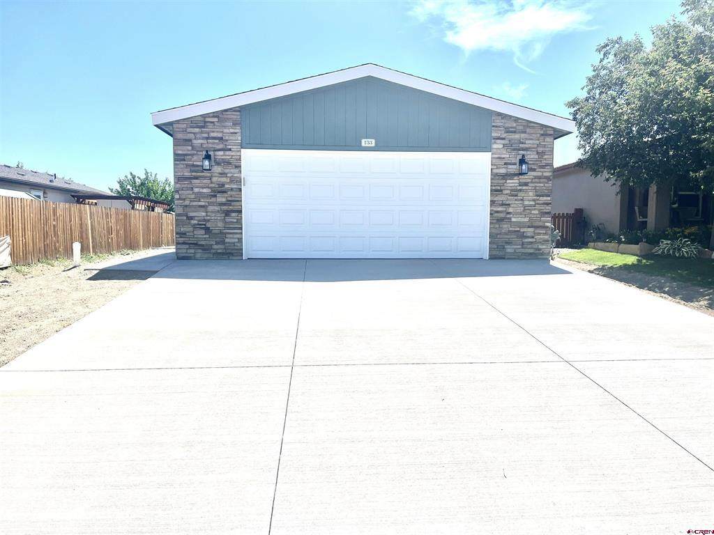 133 Castle Avenue - Photo 1