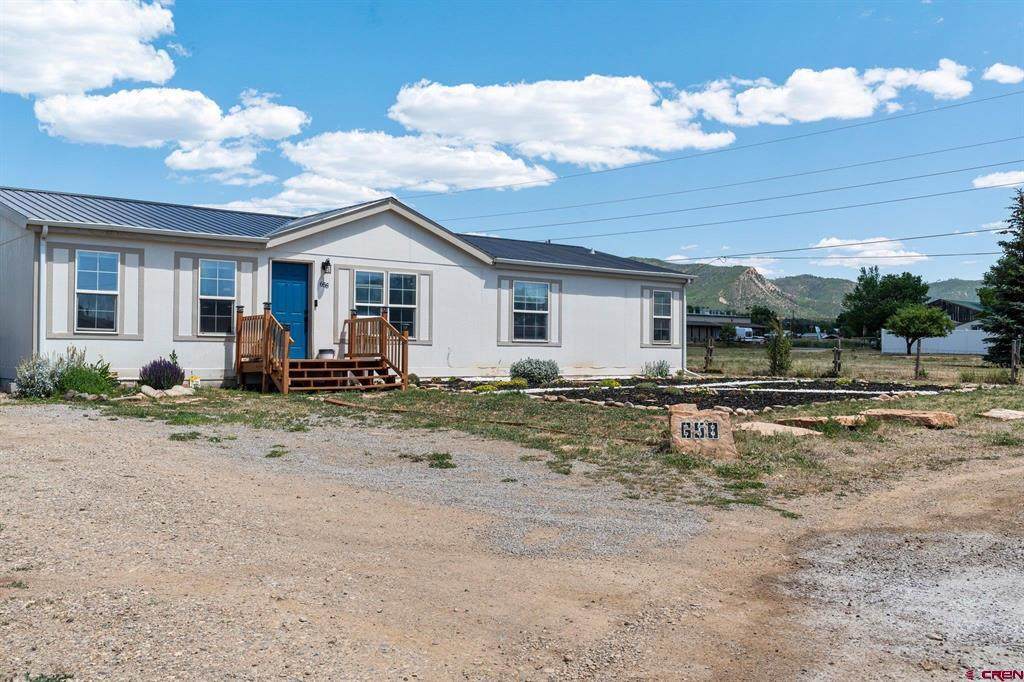 658 Sunset Drive - Photo 1